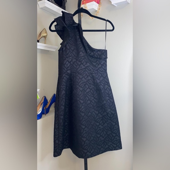 HALSTON HERITAGE Shimmer Floral Jacquard One-Shoulder Cocktail Dress - Picture 4 of 14